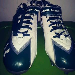 Mens Green & White Cleats 13 1/2